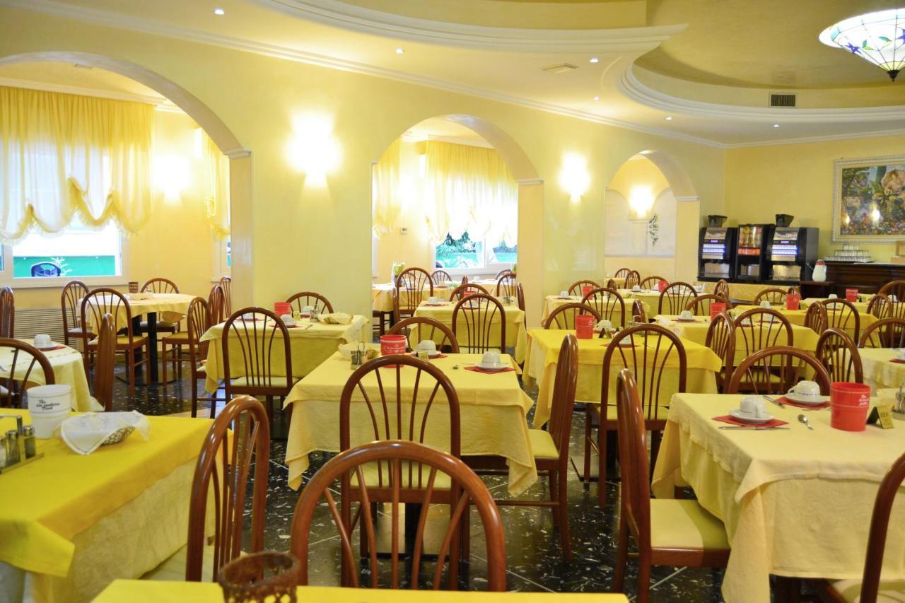 Hotel Ettoral Lido di Jesolo Luaran gambar